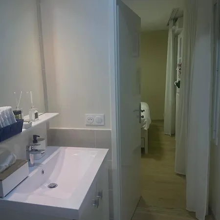 Family's House - Proche De La Vallee Village Et Disneyland Paris ,2 Parkings, Air Condition Dom wakacyjny