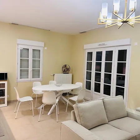 Family's House - Proche De La Vallee Village Et Disneyland Paris ,2 Parkings, Air Condition *