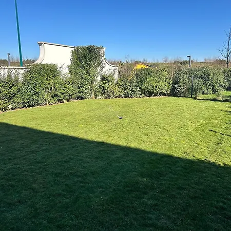 Dom wakacyjny Family's House - Proche De La Vallee Village Et Disneyland Paris ,2 Parkings, Air Condition *