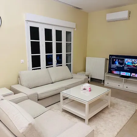 Family's House - Proche De La Vallee Village Et Disneyland Paris ,2 Parkings, Air Condition Dom wakacyjny *