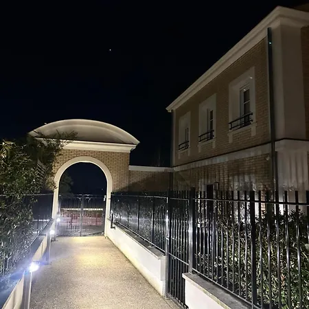 Family's House - Proche De La Vallee Village Et Disneyland Paris ,2 Parkings, Air Condition Serris